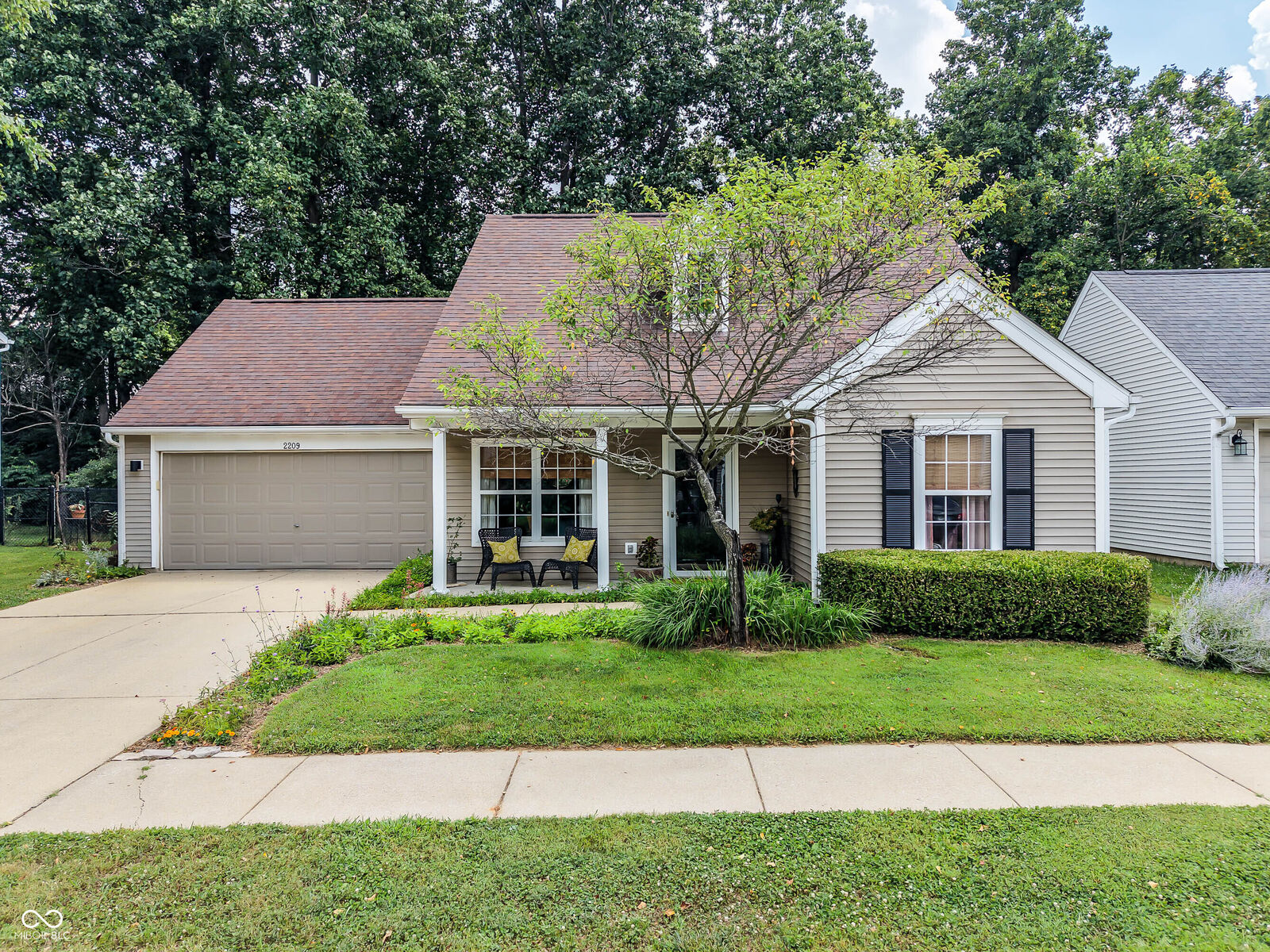 Property Photo: 2209 S Laurelwood Drive IN 47401