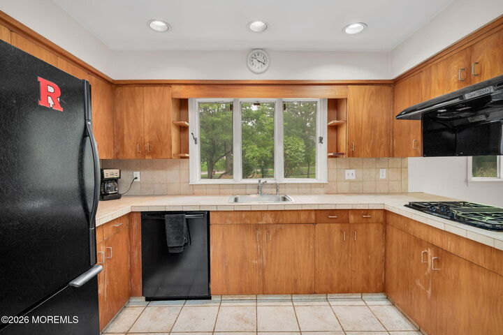 Property Photo: 1 Wakefield Lane NJ 08854