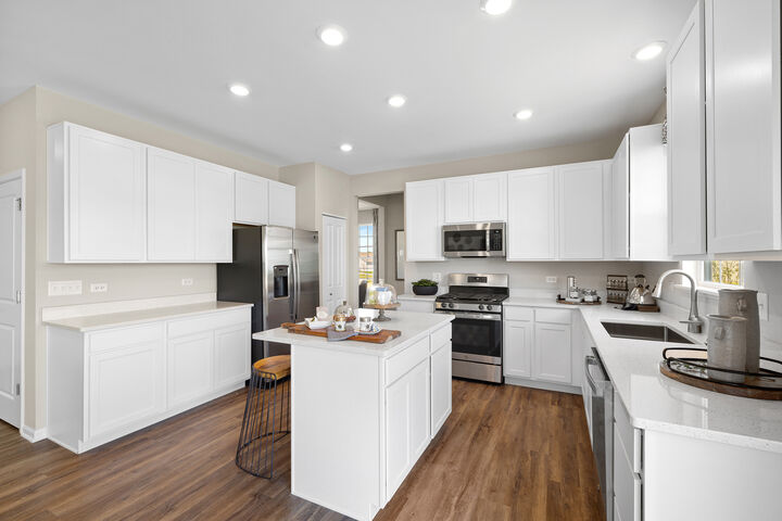 Property Photo:  506 Fridley Avenue  IL 60543 