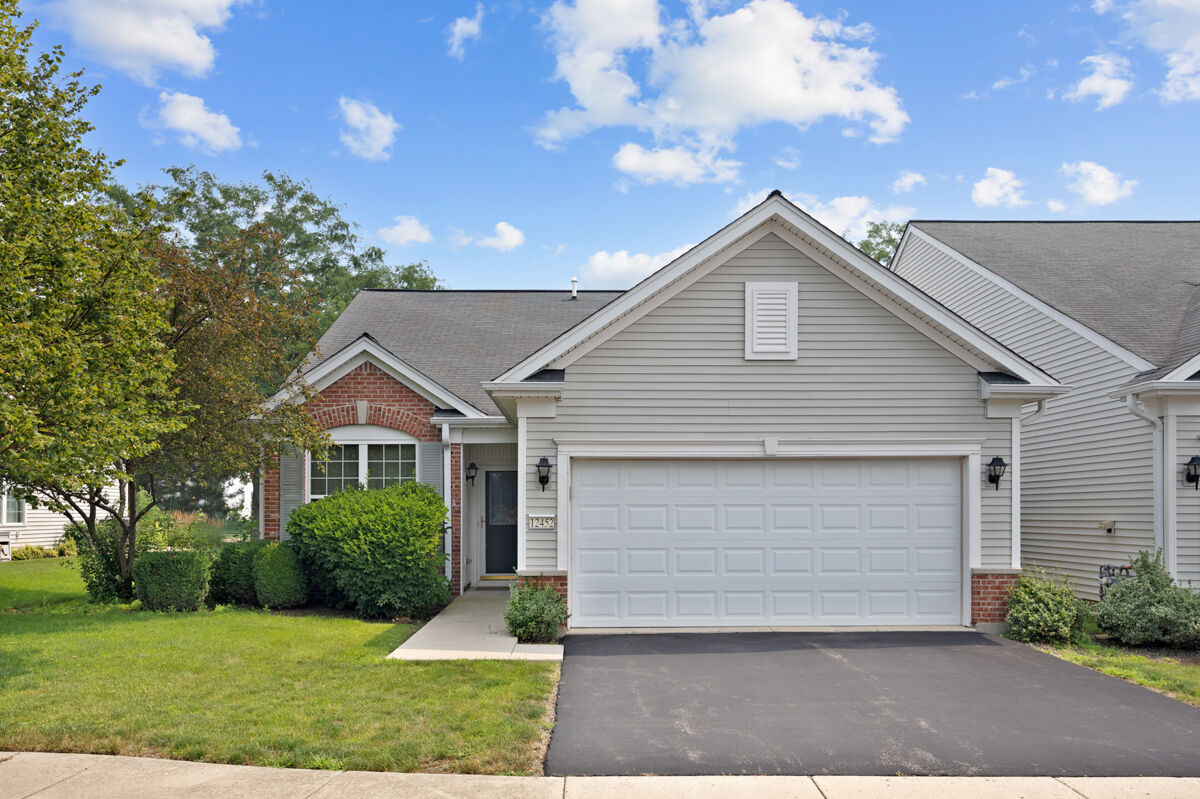 Property Photo:  12452 Wedgemere Drive  IL 60142 