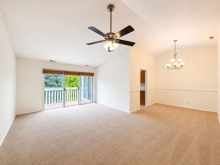 Property Photo: 174 E Bluewater Lane 288 IL 60061