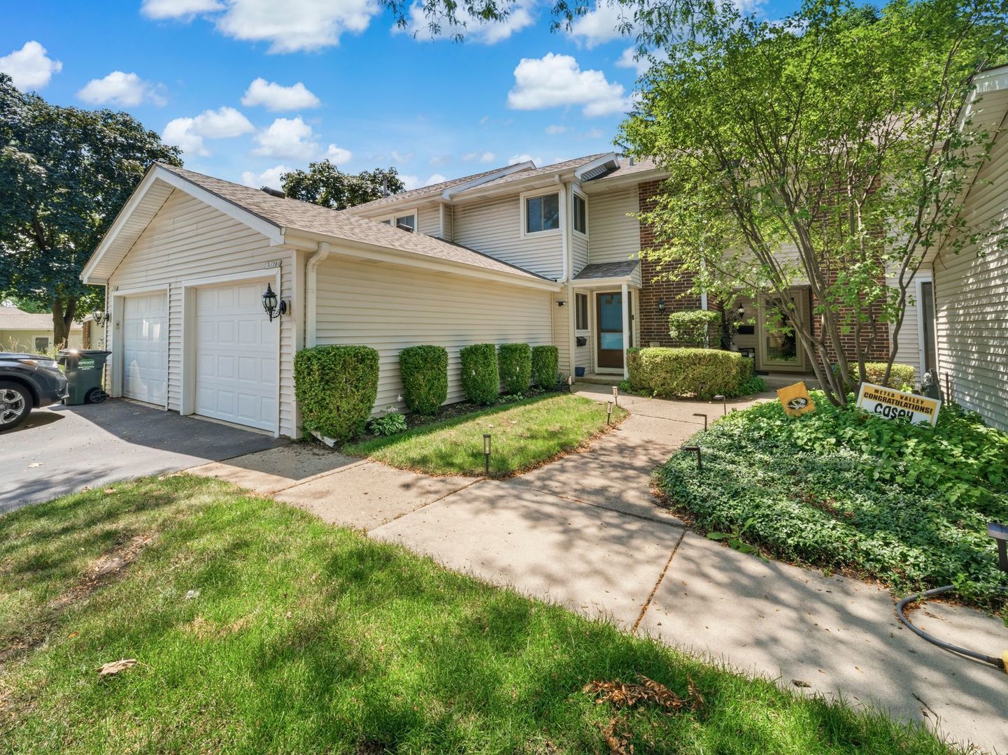 Property Photo: 4S780 Pinehurst Drive IL 60563