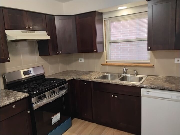 Property Photo: 5535 W Edmunds Street 3A IL 60630