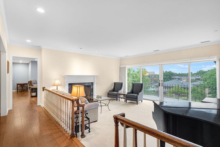 Property Photo: 5 Oak Brook Club Drive P1n IL 60523