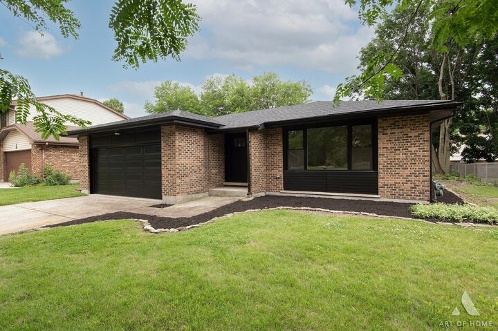 Property Photo: 910 College Avenue IL 60443