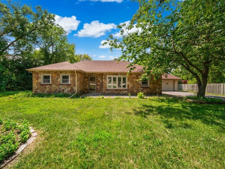 Property Photo: 5706 Leitch Avenue IL 60525