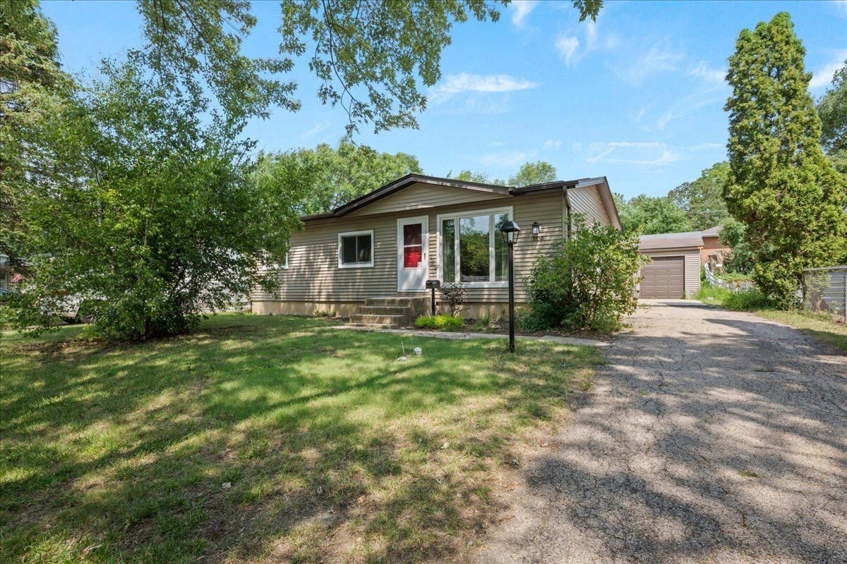 Property Photo:  1108 S 10th Avenue  IL 60174 