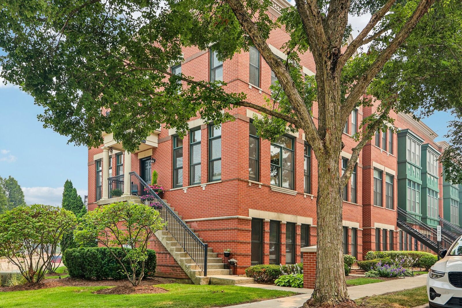 Property Photo: 151 N Rose Street E IL 60067