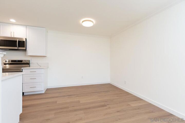 Property Photo:  174 Chambers St 1  CA 92020 