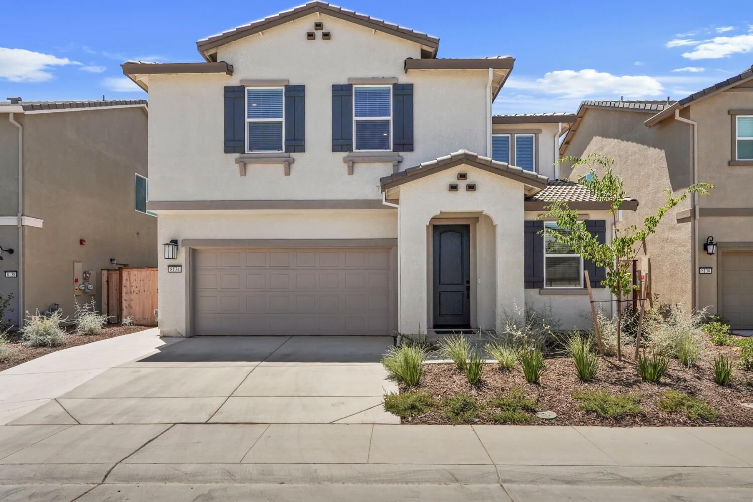 Property Photo: 8134 Tino Way CA 95757