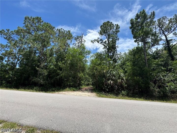 Property Photo:  930 24th Avenue NE  FL 34120 