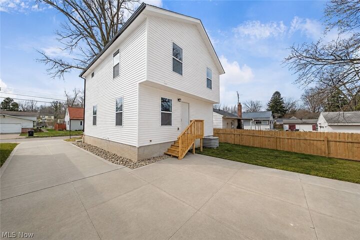 Property Photo:  1331 Leonora Avenue  OH 44305 