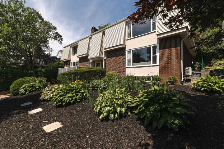 6201 Regina Terrace — photo 1