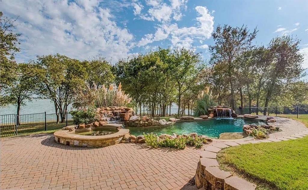 Property Photo:  3580 Pinnacle Bay Point  TX 75068 