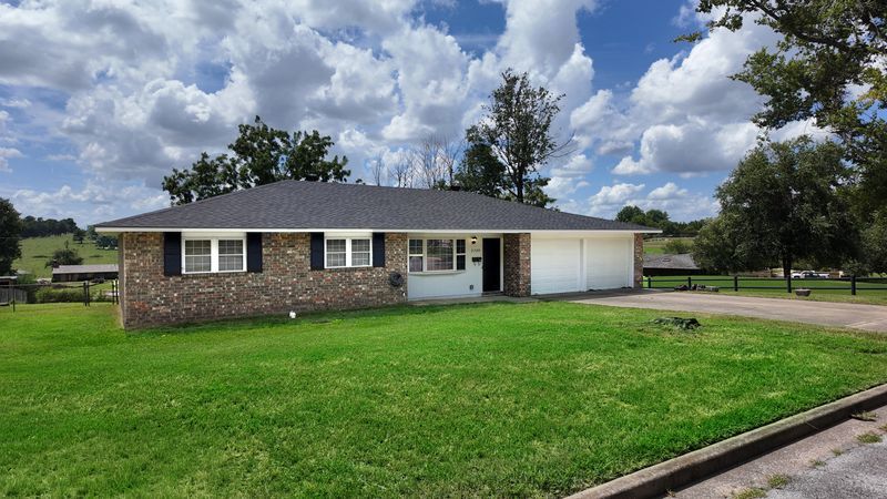Property Photo:  2700 S Morlan Avenue  AR 72764 
