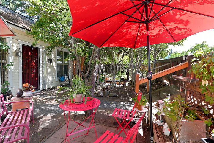 Property Photo:  508 N Main Street  OR 97520 