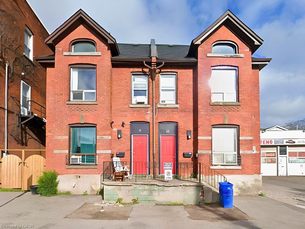 Property Photo: 9B Wentworth Street N Upper ON L8L 5T8