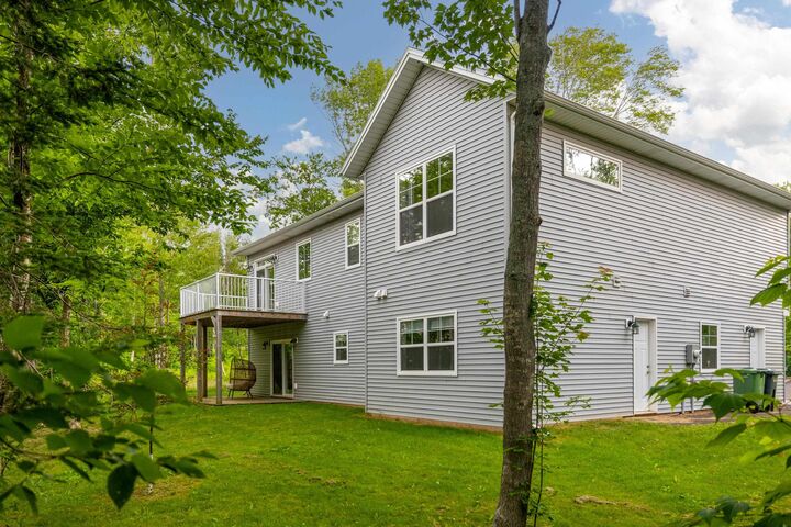 Property Photo:  74 England Circle  PE C1E 1W9 