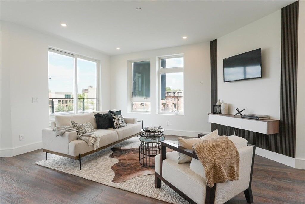 Property Photo:  29 Woodford St 2  MA 02125 