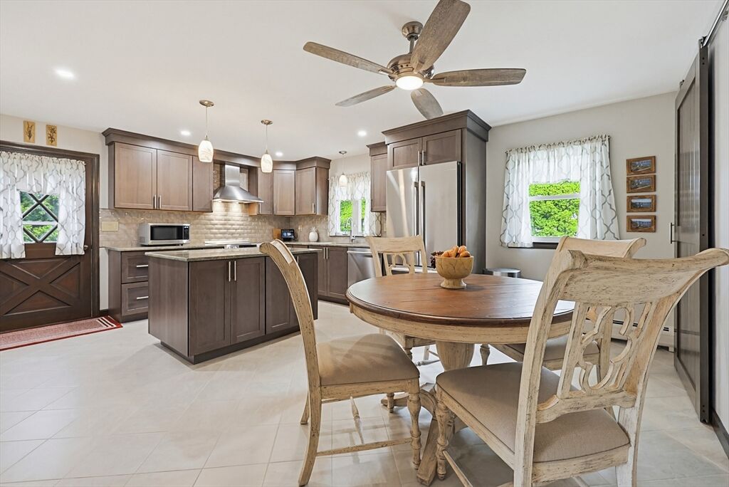 Property Photo:  3 King St  RI 02809 