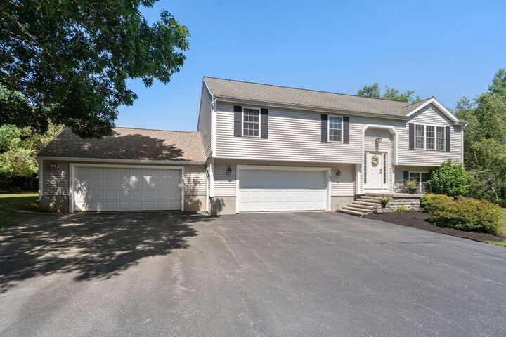 Property Photo: 19 Squirrel Island Rd MA 02576