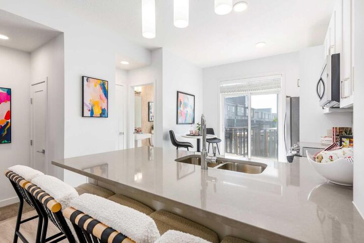 Property Photo:  90 Heirloom Passage SE  AB T3S 1H2 