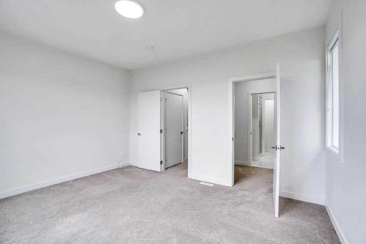 Property Photo: 116 Saddlestone Heath NE 106 AB T3J 5K8