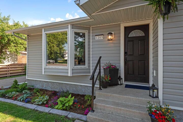 Property Photo: 1203 1 Street NE AB T0M 2A0
