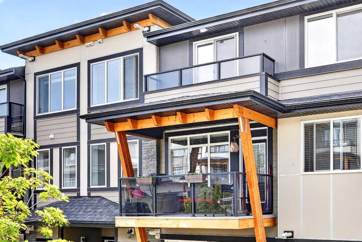Property Photo:  230 Seton Passage SE 33  AB T3M 3A7 