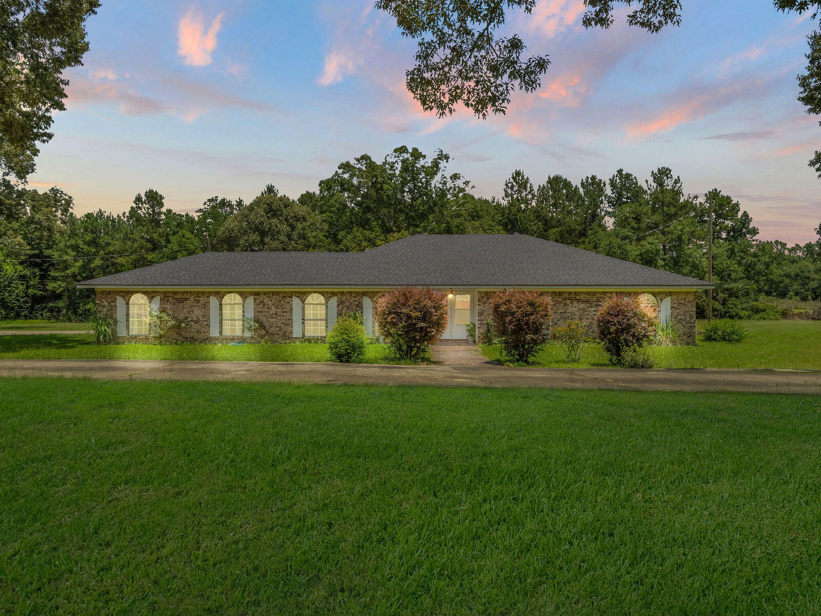 Property Photo: 614 Cypress LA 70634