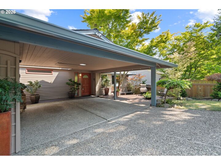 Property Photo: 4125 SW Vesta St OR 97219