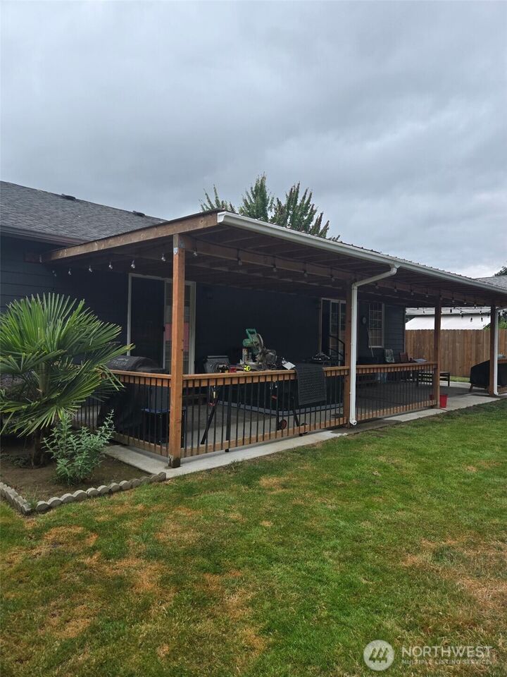 Property Photo: 4236 Pennsylvania WA 98632