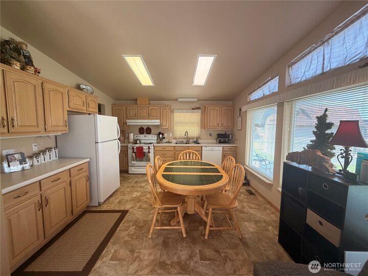 Property Photo: 616 Hunter Avenue SW WA 98848