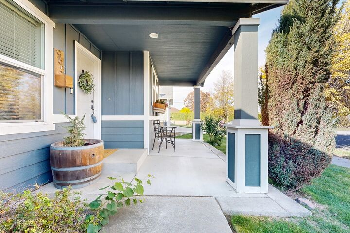 Property Photo:  965  Hedine Road  WA 99362 