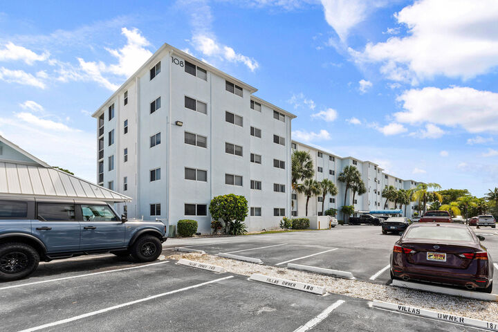 Property Photo: 108 Paradise Harbour Boulevard 107 FL 33408