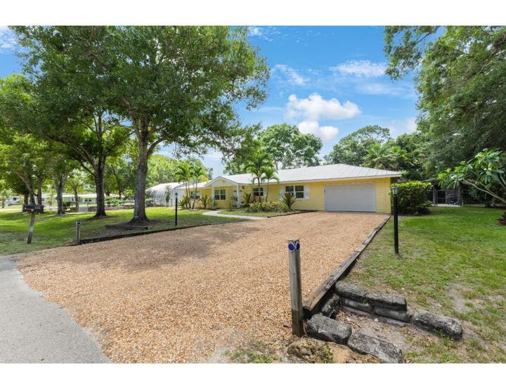 Property Photo:  1125 41st Avenue  FL 32960 