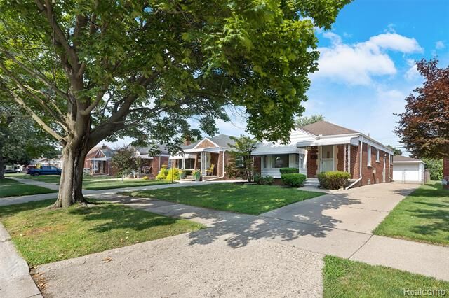 Property Photo: 9929 Carter Avenue MI 48101