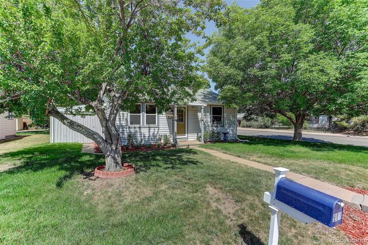 Property Photo: 901 S Locust Street CO 80224
