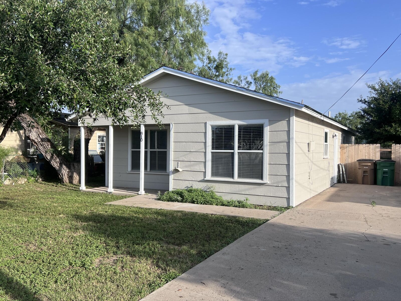 Property Photo:  810 W 18th Street  TX 76903 