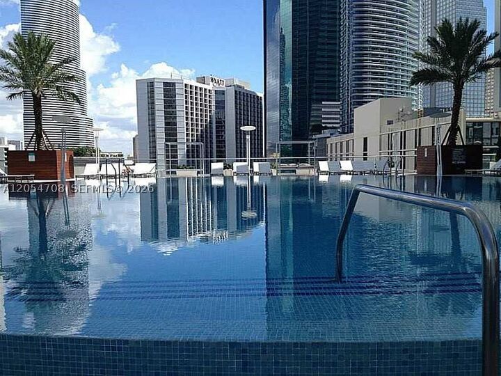 Property Photo:  500 Brickell Ave 2200  FL 33131 