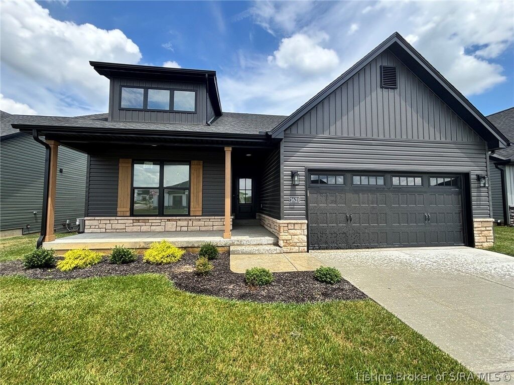 Property Photo: 2621 Vineyard Way 208 IN 47143
