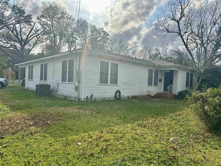Property Photo:  930 Alamo Street  LA 70601 