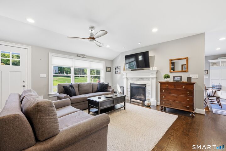 Property Photo:  1 Fernwood Lane  CT 06032 