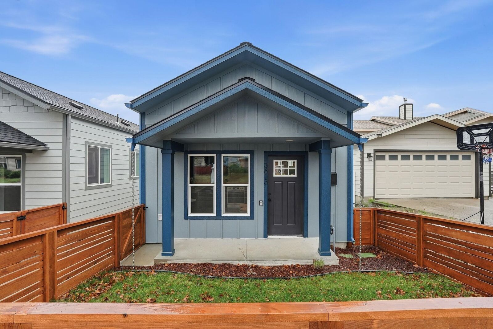 Property Photo: 3613 E 8th Ave 3615 WA 99202