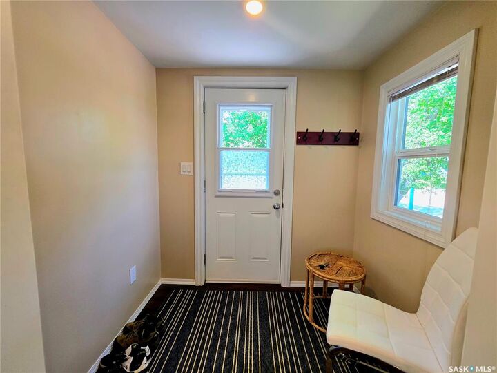 Property Photo:  802 O Avenue S  SK S7M 2S7 