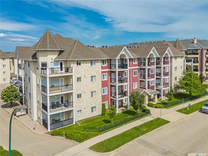 Property Photo: 150 Pawlychenko Lane 103 SK S7V 0B4