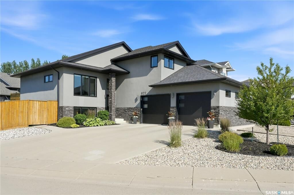 Property Photo: 822 Werschner Court SK S7V 0A7