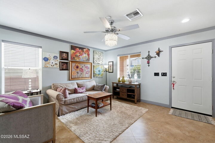 Property Photo: 8471 N Placita De La Manzana AZ 85742