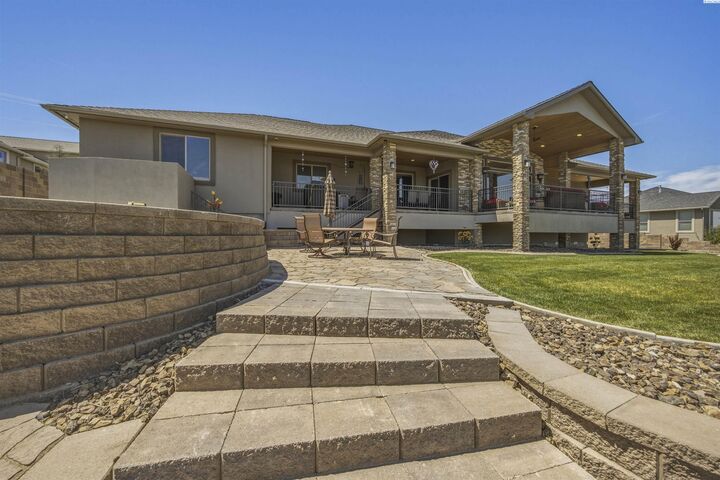 Property Photo:  12706 Grandview Lane  WA 99338 