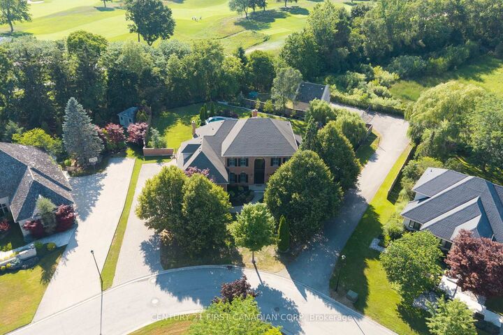 Property Photo:  106 Fitzwilliam Boulevard  ON N6H 5H4 